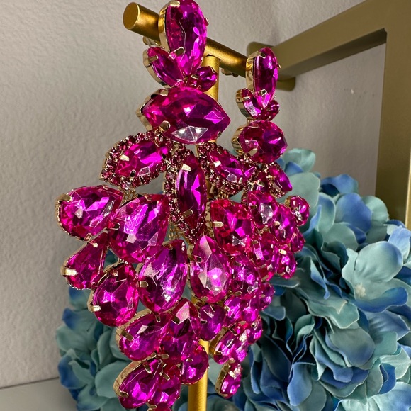 Fabulous Hot Pink Barbie Crystal Drop Earrings - Picture 3 of 7